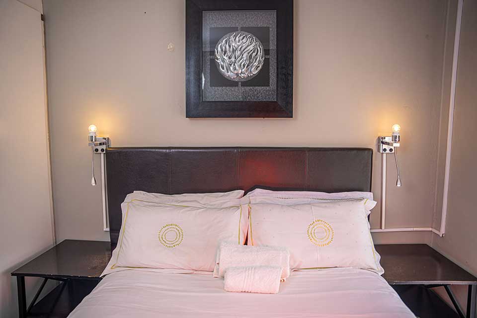 standard-room-03.jpg