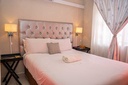 self-catering-family-suite-02.jpg
