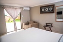 deluxe-room-04.jpg